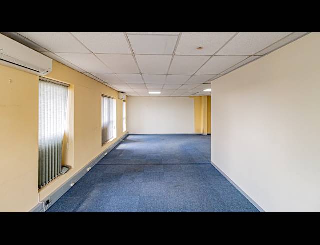 235M² OFFICE TO LET IN FERNDALE